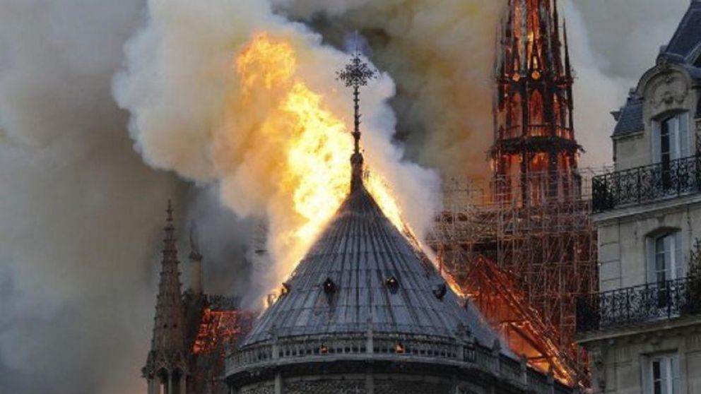 Se incendia la Catedral de Notre Dame (AFP)