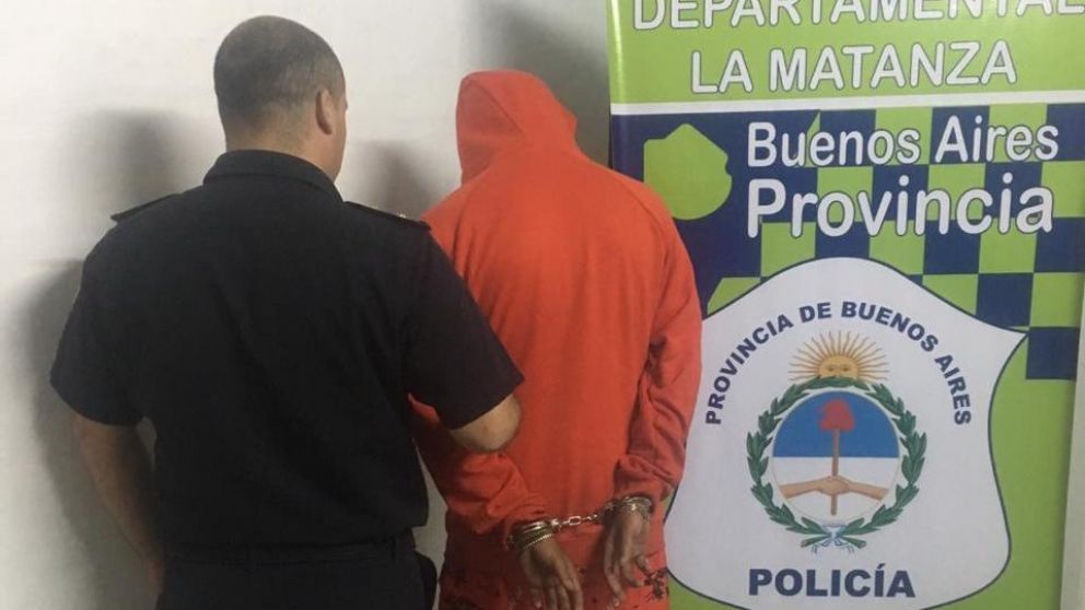 El delincuente es menor y tiene antecedentes penales.