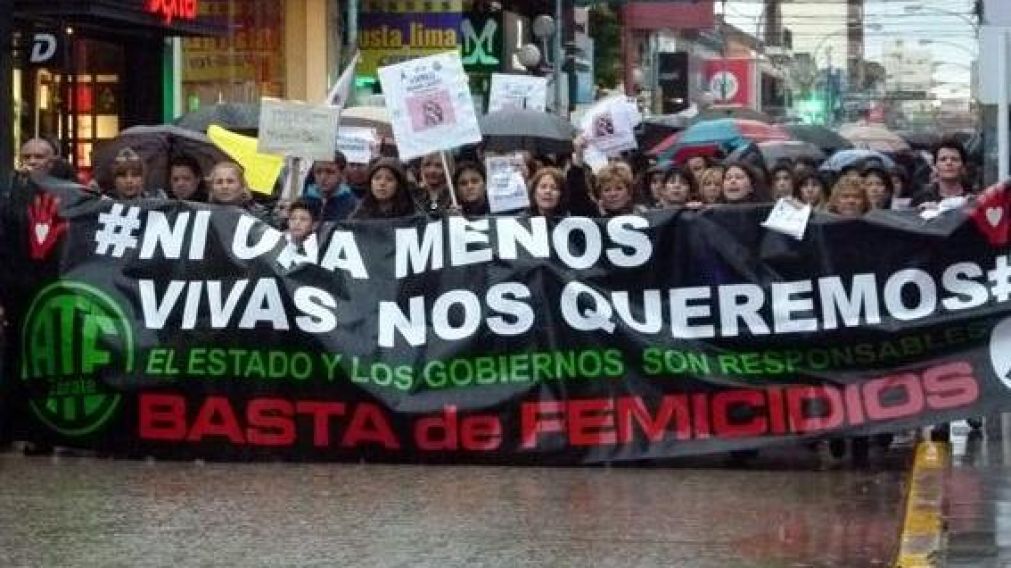 ATE Zárate en una de las marchas de "Ni Una Menos"
