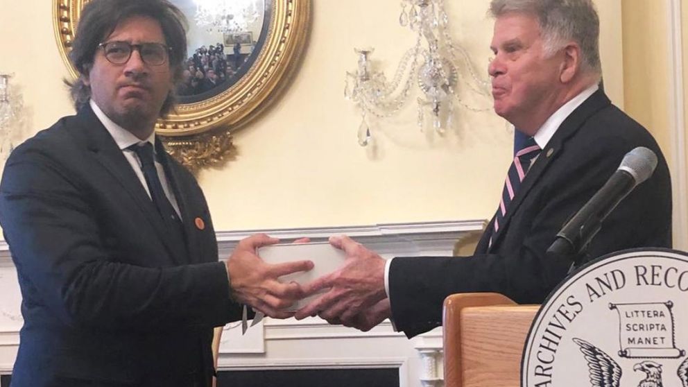 En Washington, Garavano recibe la caja con documentación