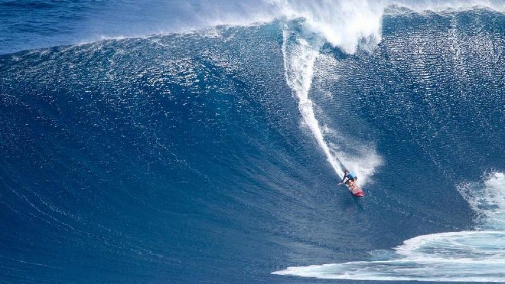 El experimentado surfista fue sorprendido por una serie de olas gigantes (Imagen Ilustrativa).