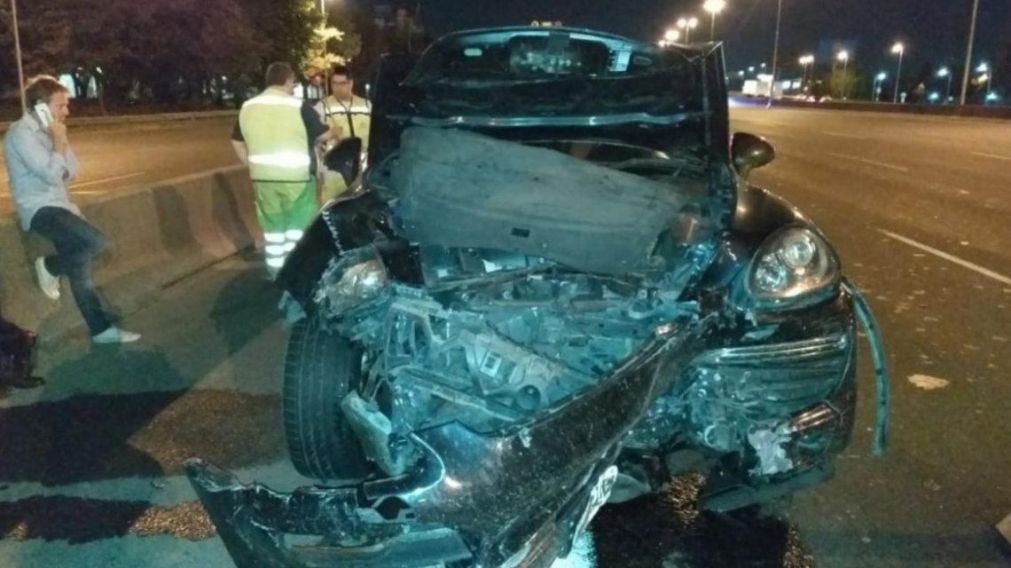 El conductor manejaba borracho a 200 k/h al momento del choque.