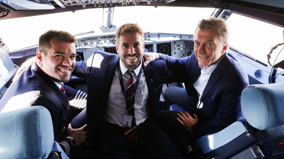 El Presidente asistió al vuelo inaugural, con rumbo a Mendoza (Presidencia).