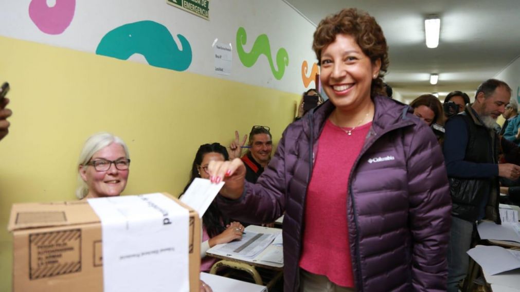 Carreras, al momento de emitir su voto (gentileza rionegro.com.ar).