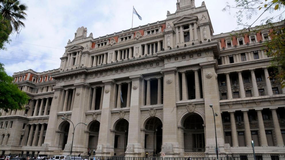 A lo Puccio: se suicidó tirándose del quinto piso del Palacio de Tribunales