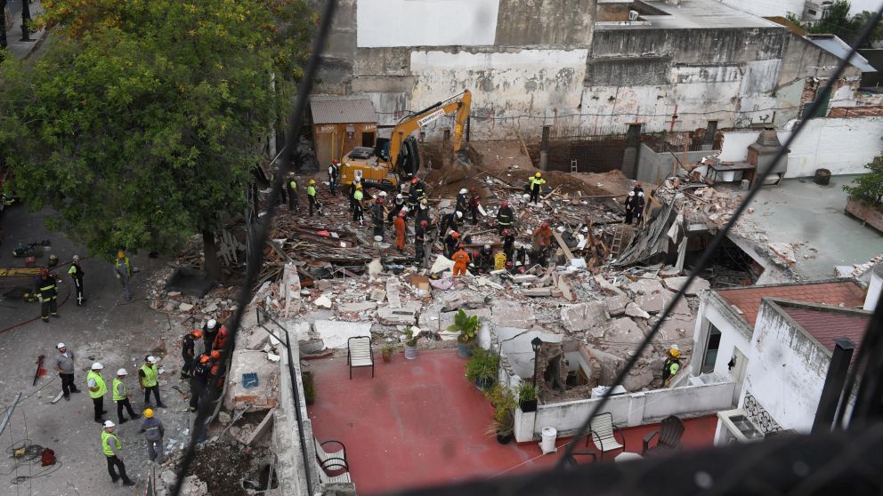 Una panorámica aterradora. Un joven falleció por el derrumbe (Télam).