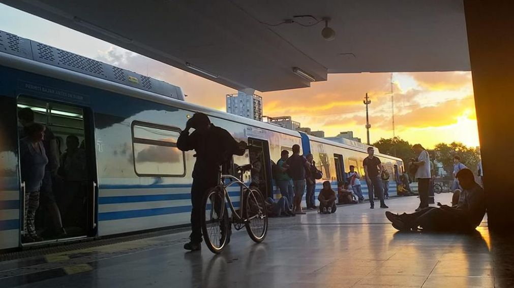 Los usuarios, siempre perjudicados (@TrenSarmientoFC).