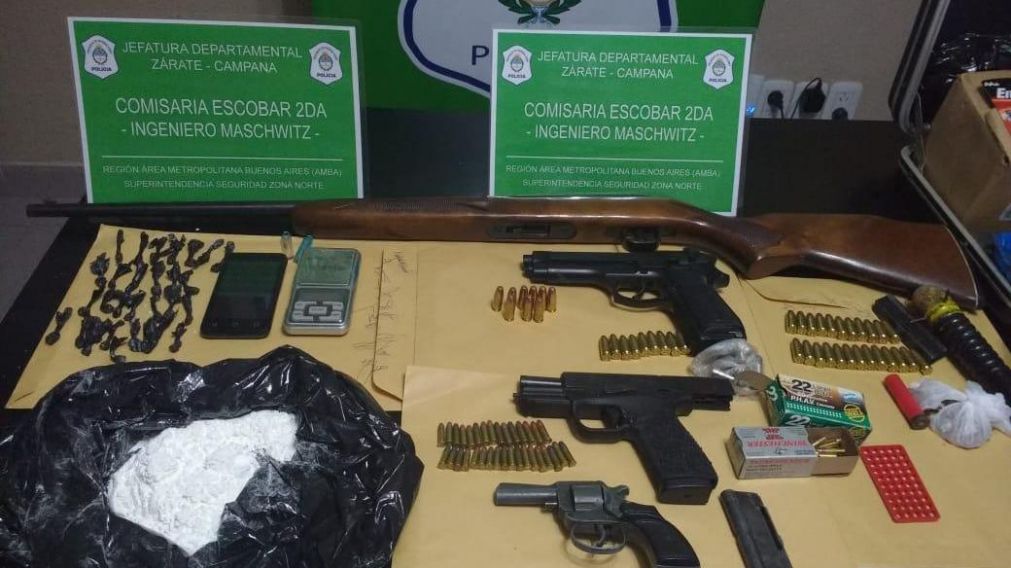 Secuestraron drogas y armas de fuego.