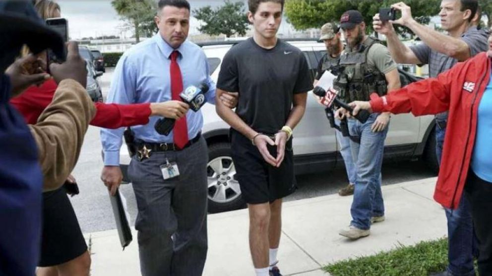 El acusado cometió el crimen a sus 20 años.