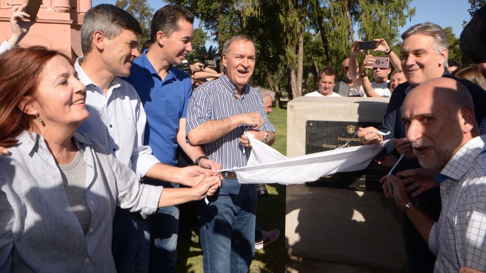 Juan Schiaretti durante el acto inaugural del Parque del Chateau Carreras.