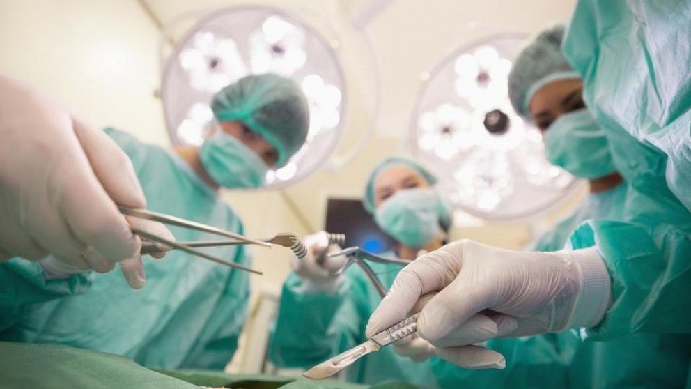 El hombre se recupera en el nosocomio.