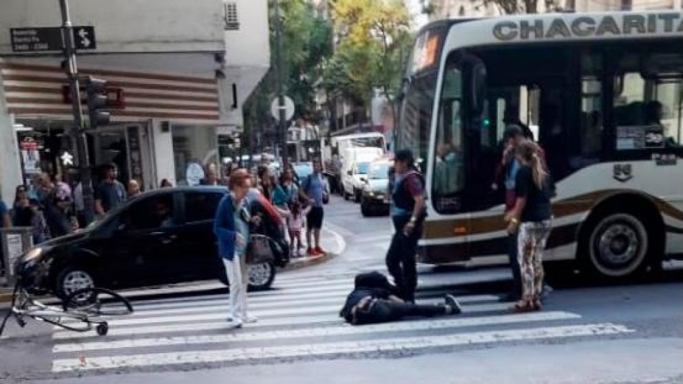 Colectivo atropelló y mató a ciclista en Recoleta