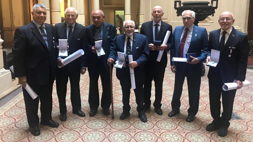 Algunos de los 23 soldados que recibieron la medalla. (@FuerzaAerea_Arg)