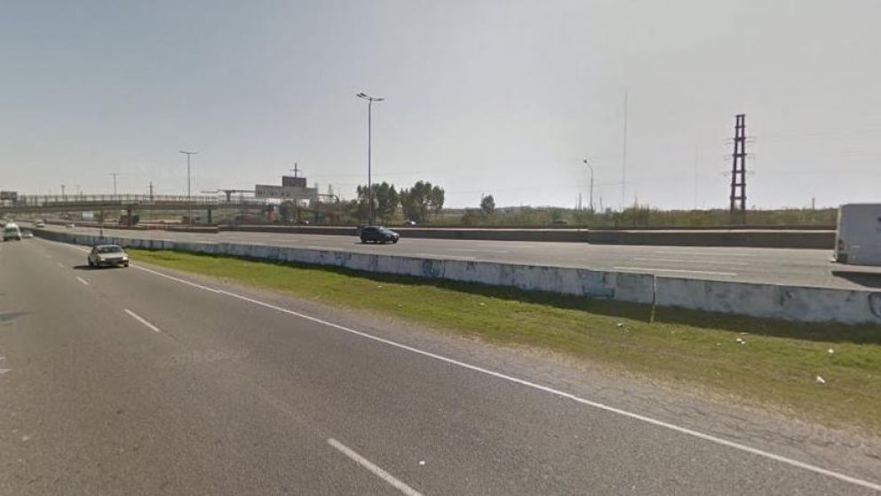 Ocurrió en el acceso Sudeste, a la altura de Sarandí. (Google Street View)