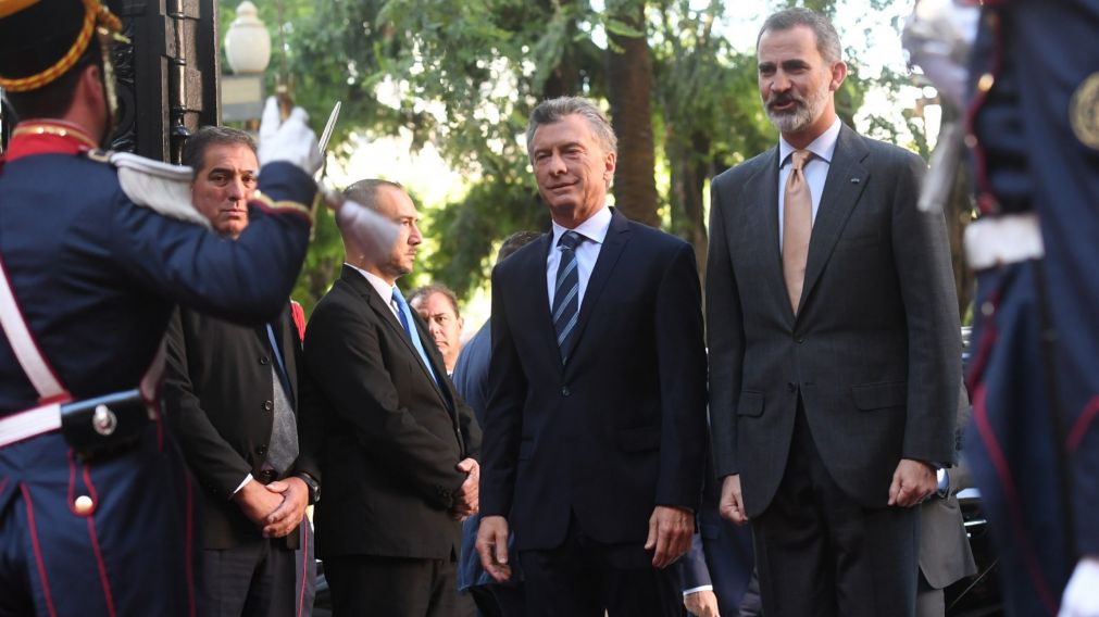 Macri y el rey llegan a un desayuno con empresarios hispano-argentinos.