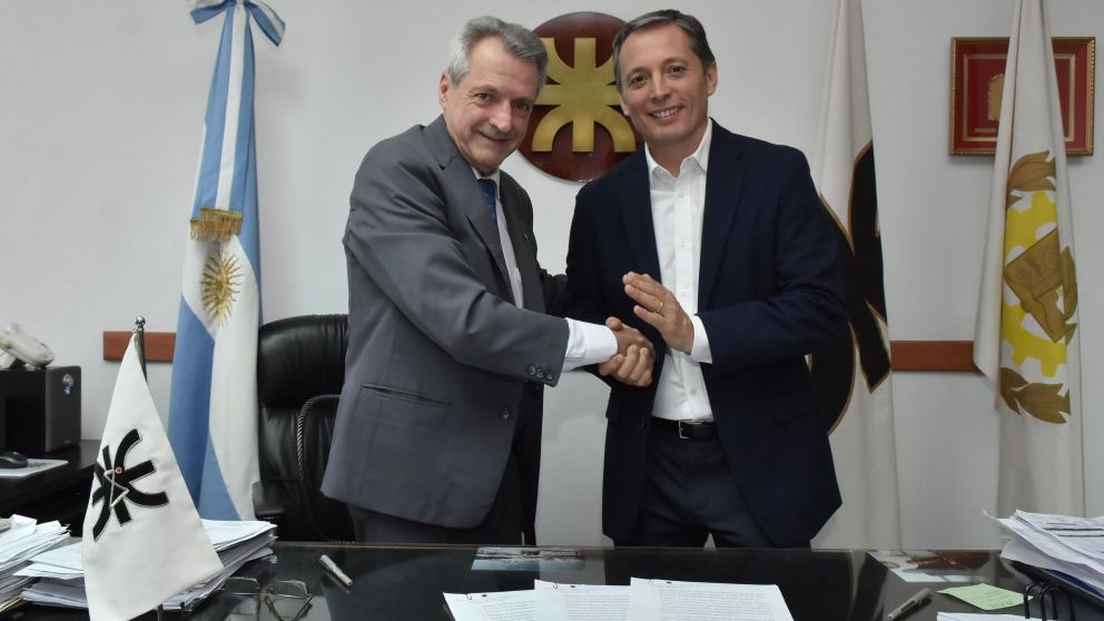 El rector de la UTN, Hector Aiassa y el intendente de Esteban Echeverría, Fernando Gray.