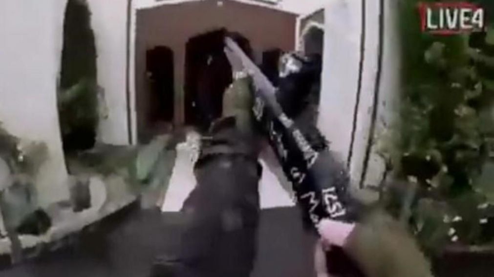 El ataque a dos mezquitas dejó 50 muertos (captura del video)