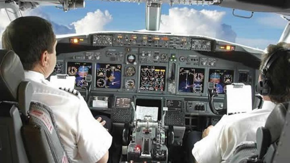 Los pilotos intentaron estabilizar el avión. No tuvieron éxito.