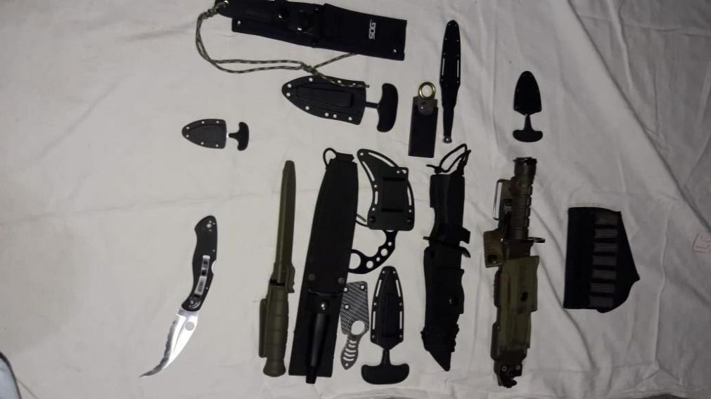 Parte del arsenal secuestrado.