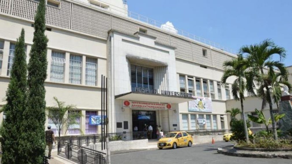 Su pareja llevó a la víctima hasta el Hospital Universitario del Valle, pero no pudieron salvarla.