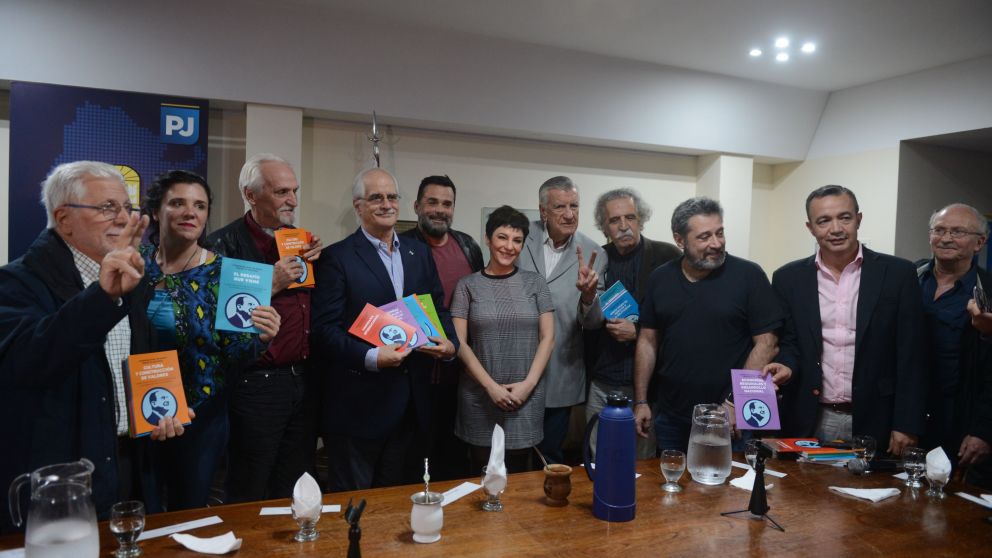 Destacados dirigentes participaron del acto en la sede de Matheu 130.