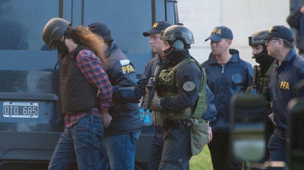 El momento de la detención y traslado de Sajjad Samiel Naserani.