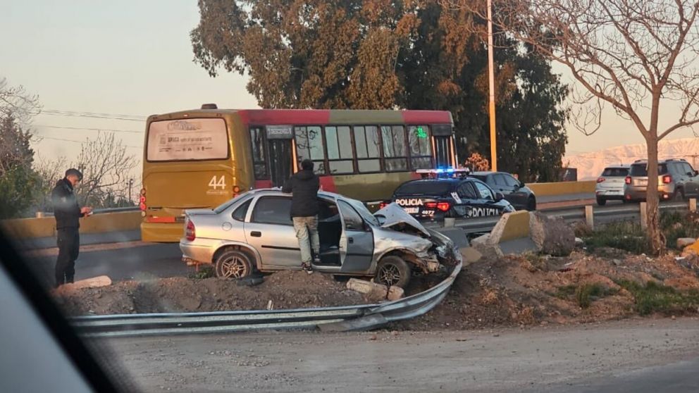 Incidente vial luego de la hora 7 de este lunes en la zona de Carrodilla Este