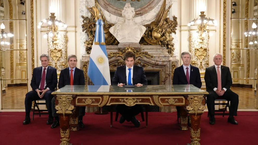 El último mensaje de Milei por cadena nacional fue el 8 de agosto pasado. Allí se mostró con el equipo económico.