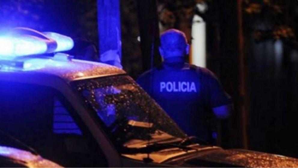 Los polic�as realizan diferentes procedimientos en el vecindario para esclarecer el homicidio.