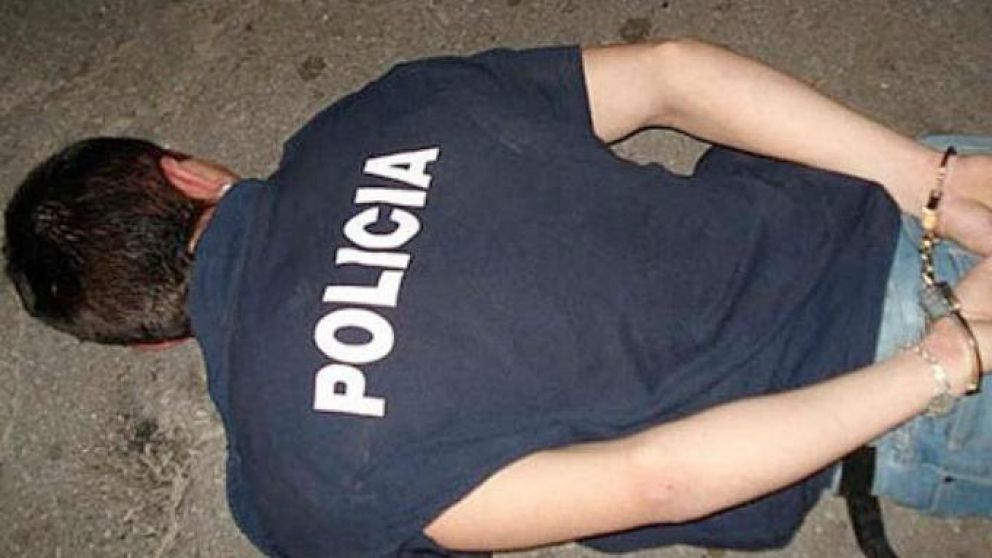 Cae policía por matar de un tiro a un joven durante una pelea en Moreno