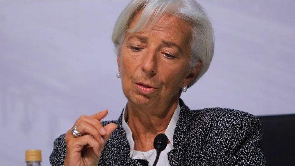 El organismo que dirige Christine Lagarde elogió la política económica del Gobierno.