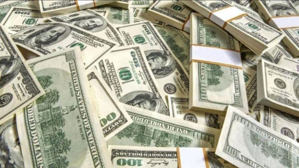 La cotización retrocedió 11 centavos en los principales bancos de la city porteña.
