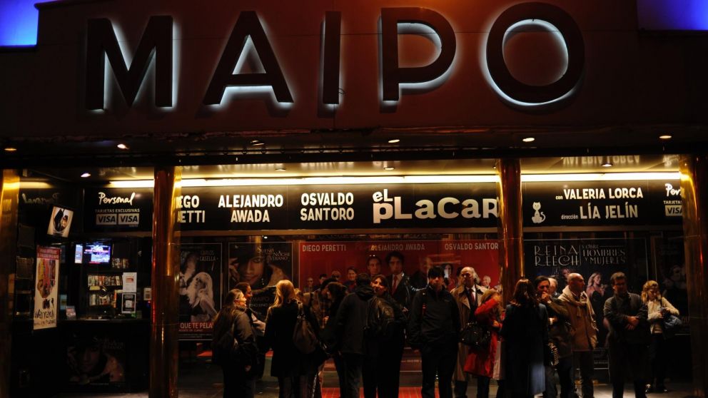 En este informe se revel� que diferentes espectros habitan el hist�rico teatro.