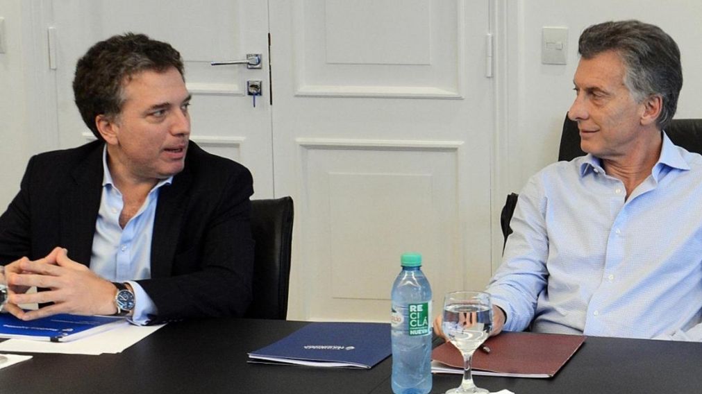 Dujovne trajo buenas noticias de su reunión con el FMI.