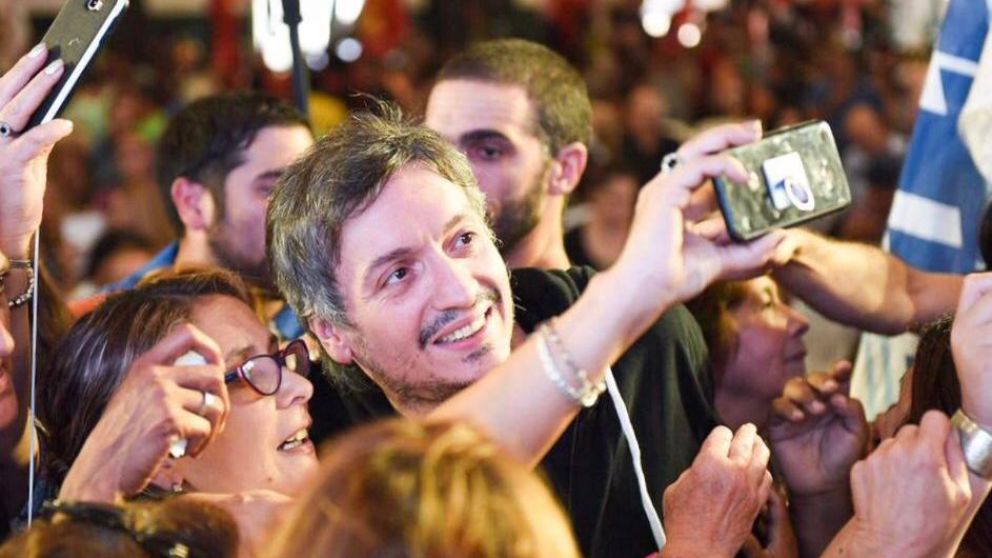 El referente de Unidad Ciudadana, junto a la militancia.