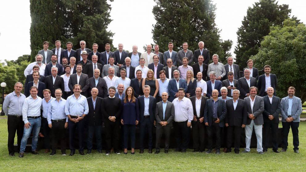 Tras el almuerzo, se hizo la "foto de familia", al estilo de las cumbres presidenciales.