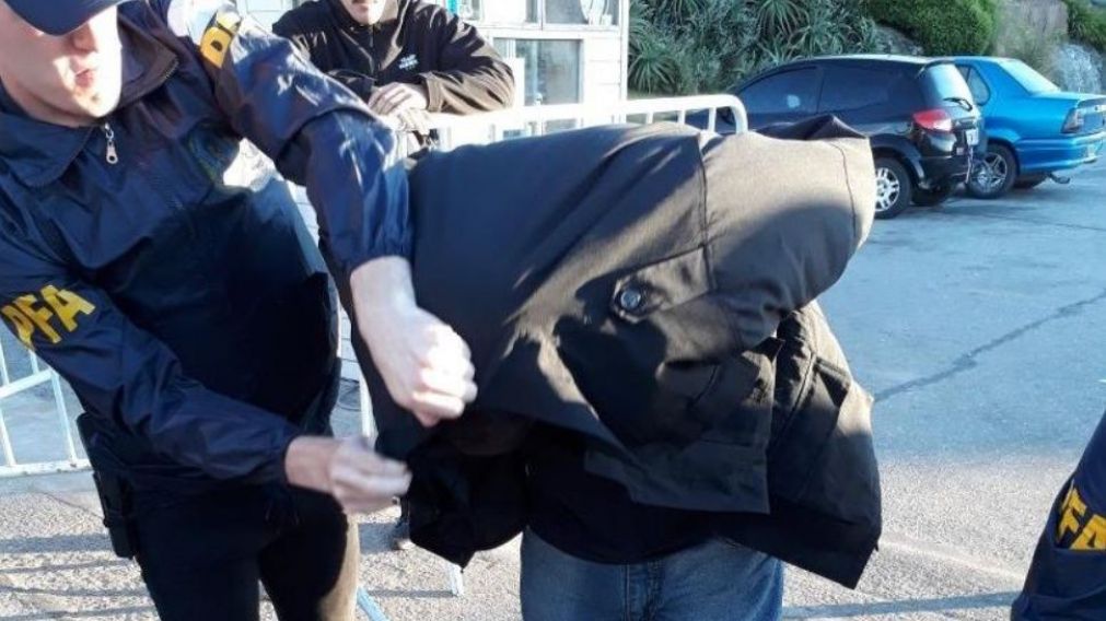 El detenido fue trasladado al departamento judicial de La Plata. (Imagen archivo)