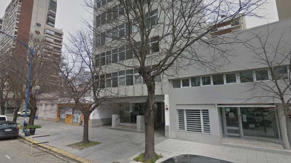 La financiera esta ubicada en el piso 13 de un edificio de la avenida Independencia al 3100. (Gentileza: El Mar Platense)