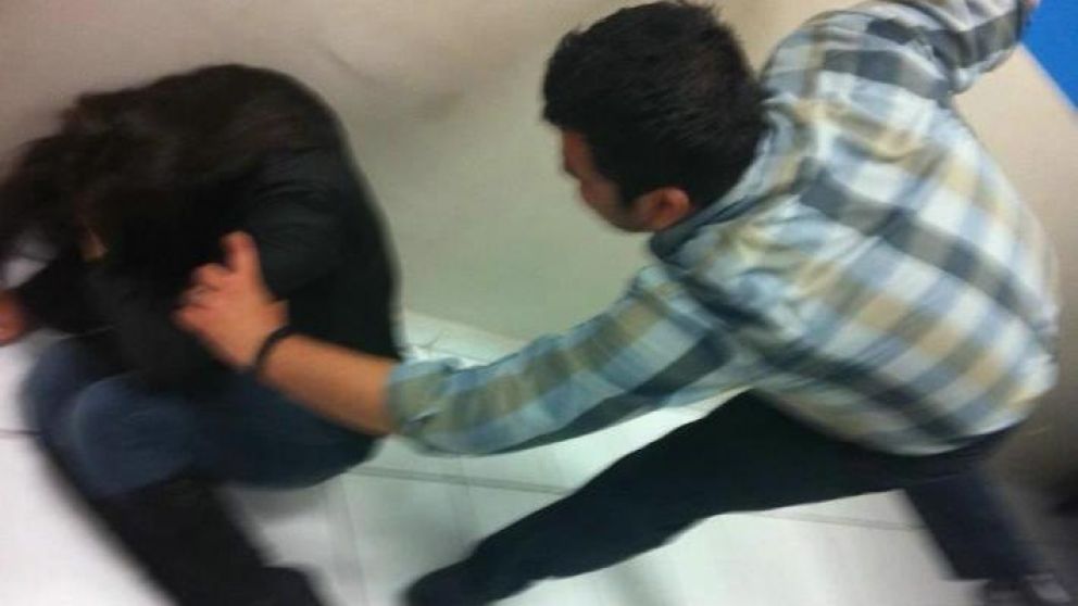 La víctima de violencia de género denunció a su agresor y este fue detenido. (Imagen ilustrativa)