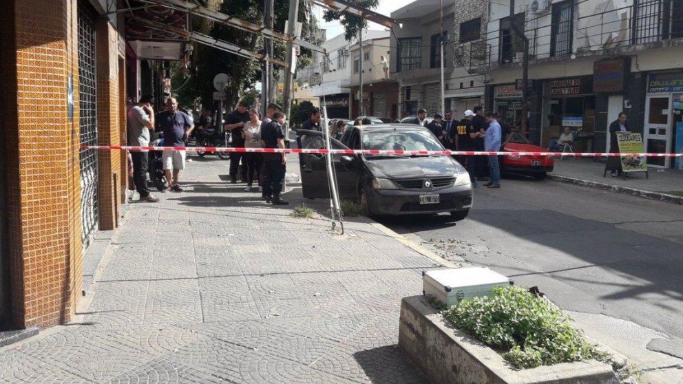 Este es el auto en el que se trasladaba la mujer asesinada.