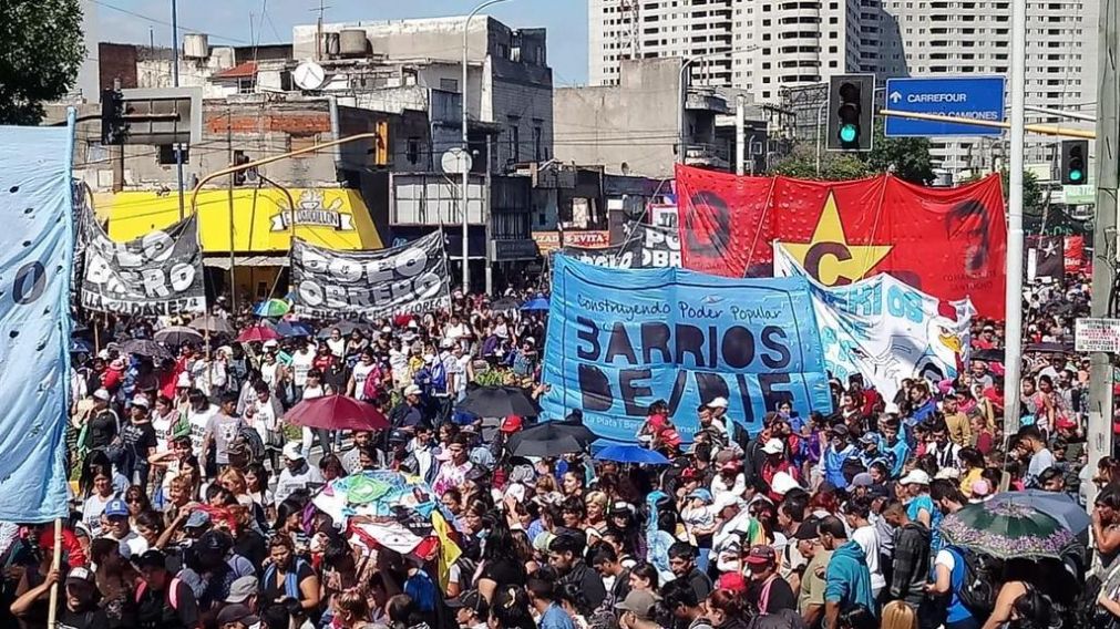 Puente Pueyrred�n fue uno de los focos de protesta m�s fuertes. (Twitter)
