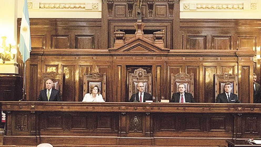Los cinco jueces deberán fallar dentro de dos martes.