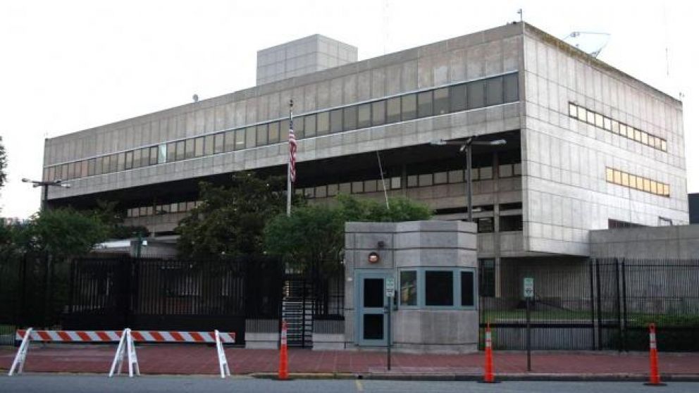 Esta es la embajada de Estados Unidos en nuestro país. (Télam)