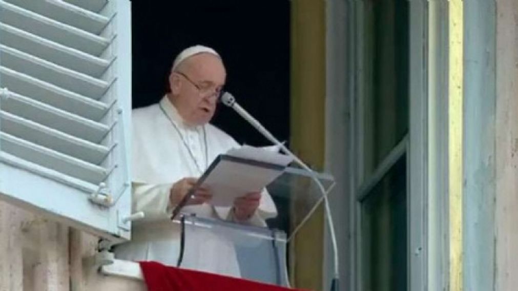 Francisco dio su mensaje desde la ventana del Palacio Apostólico.