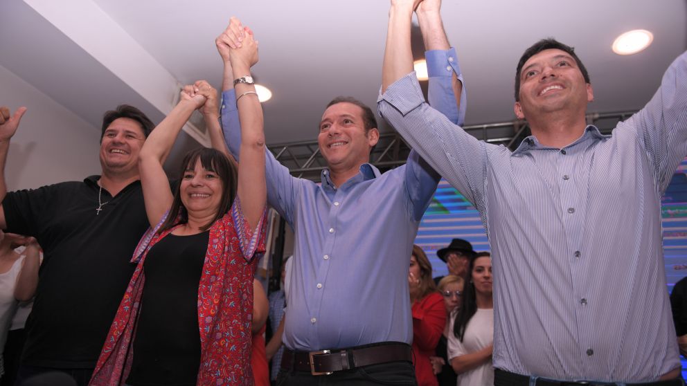Gutíerrez, junto a su compañero de fórmula, Marcos Koppman, en la celebración del triunfo.