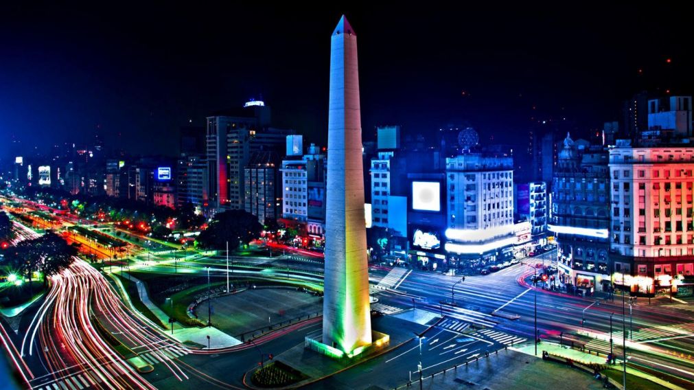 Forbes asegura que la Argentina está a un paso del "colapso económico".