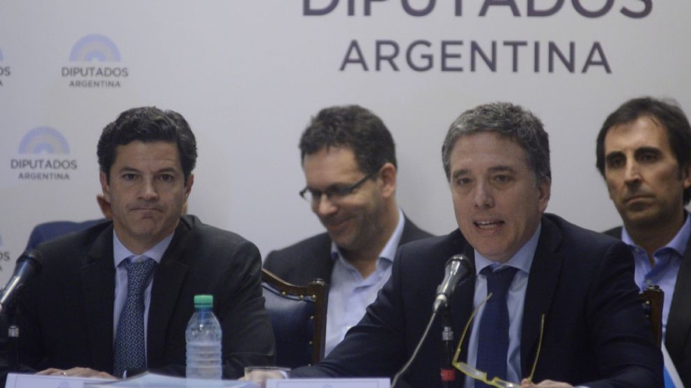 La comisión de asuntos previsionales citó para este jueves a Dujovne.