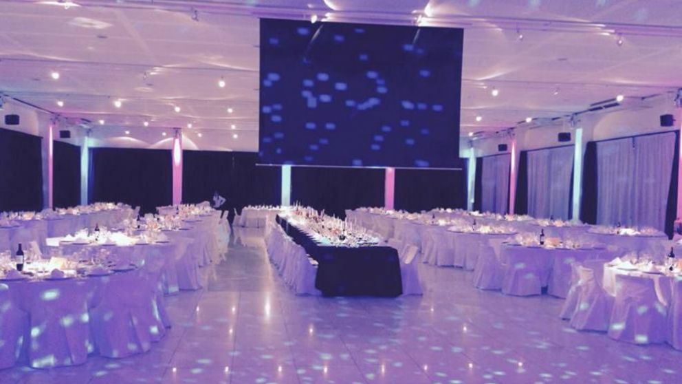 El salón de fiestas por dentro, antes del temporal.
