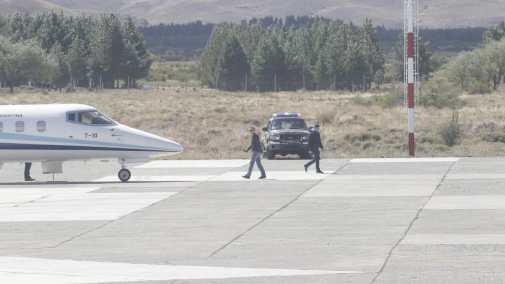 Así llegaba el mandatario a Chapelco para volver a Buenos Aires (La Mañana de Neuquén).