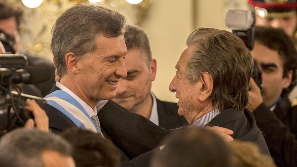 Macri recordó cuando su padre le pidió "una pastillita para sacarlo de acá"